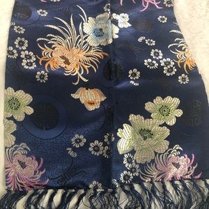 Yum brocade scarf